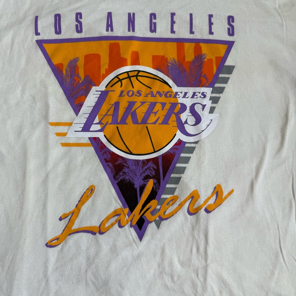 RARE 🏀 Los Angeles Lakers Graphic T-Shirt